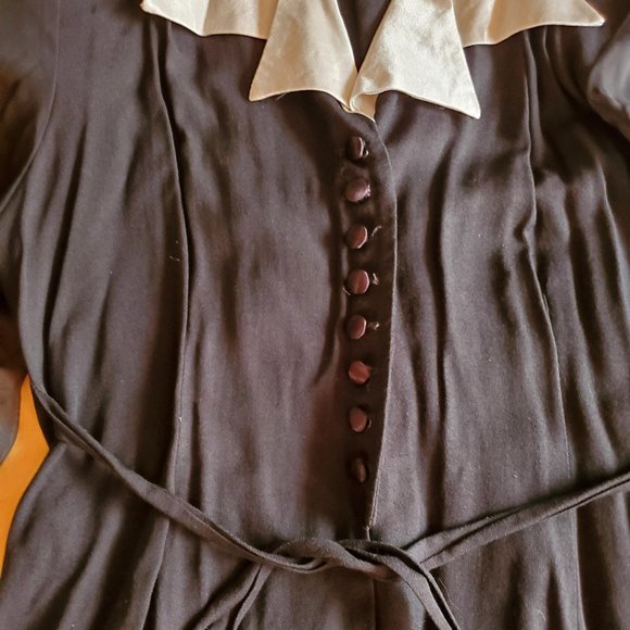 The Avenue Vintage Black Jacket with Lace Sleeves and Cuffs, Size Approx 2x Fair - Picture 3 of 10